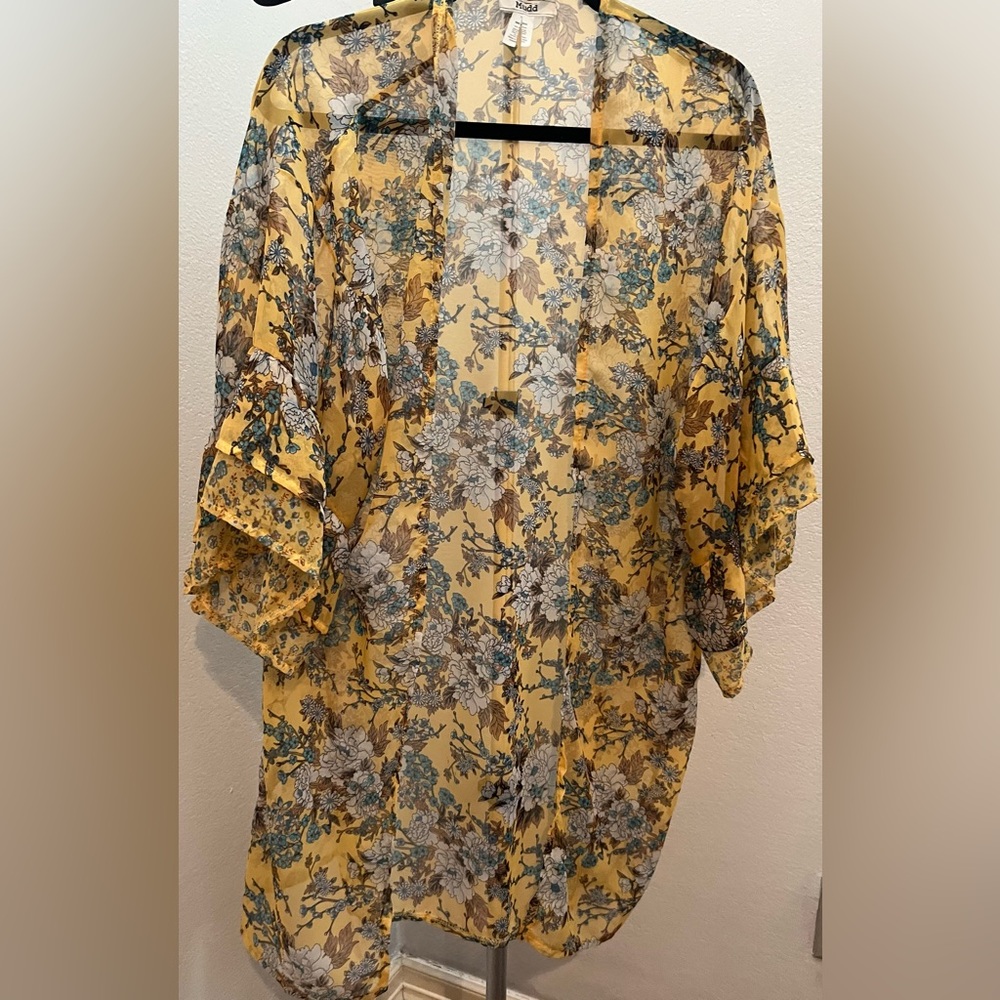 Mudd Cream and Blue Floral Kimono
